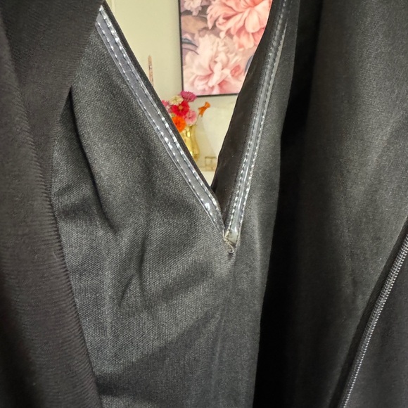 Ieena for Mac Duggal Black Ruched Jersey Gown - Picture 11 of 12